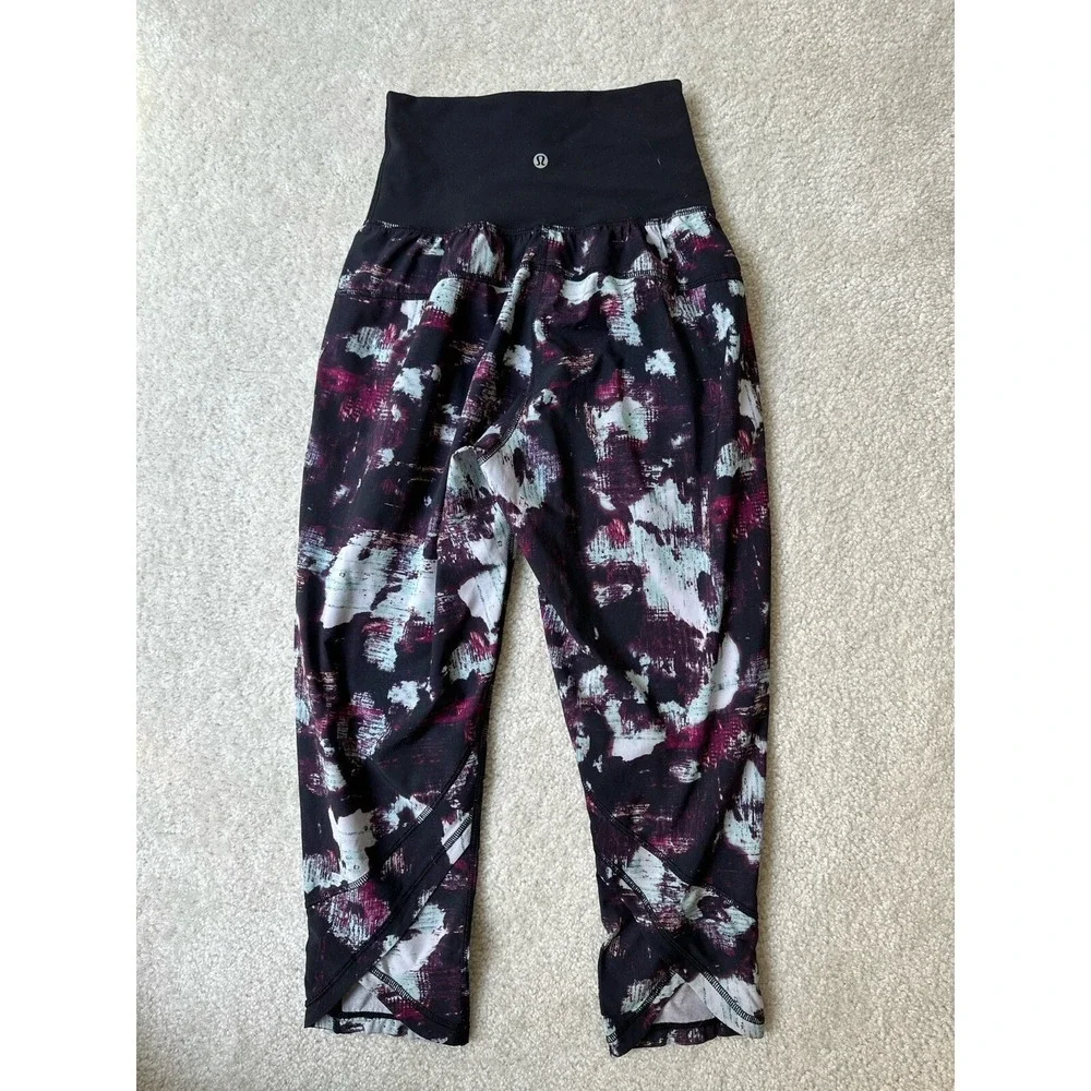 Lululemon Tranquil Crop Pants High Waist Kara Blossom Multi Black Women's Size 4